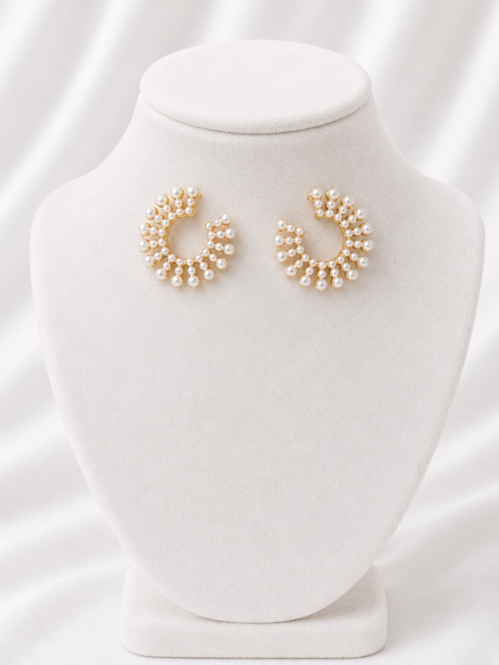 PLUNDER Gold Pearl Halo Hoop Earrings - Cream Pearls (NIP) 💥🆕💥